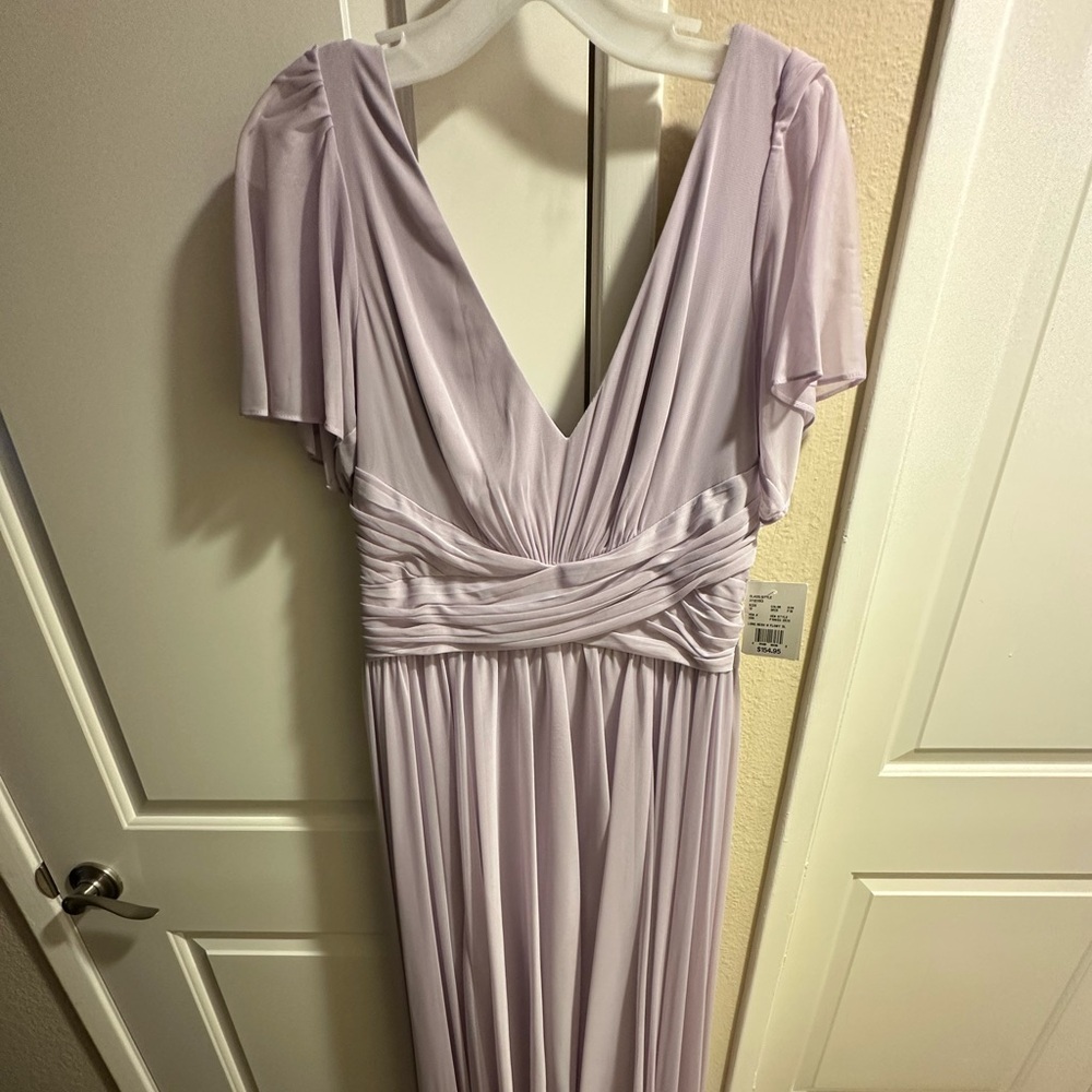 David’s Bridal Long Mesh Flowy Bridesmaid Dress in Irish in Size 12